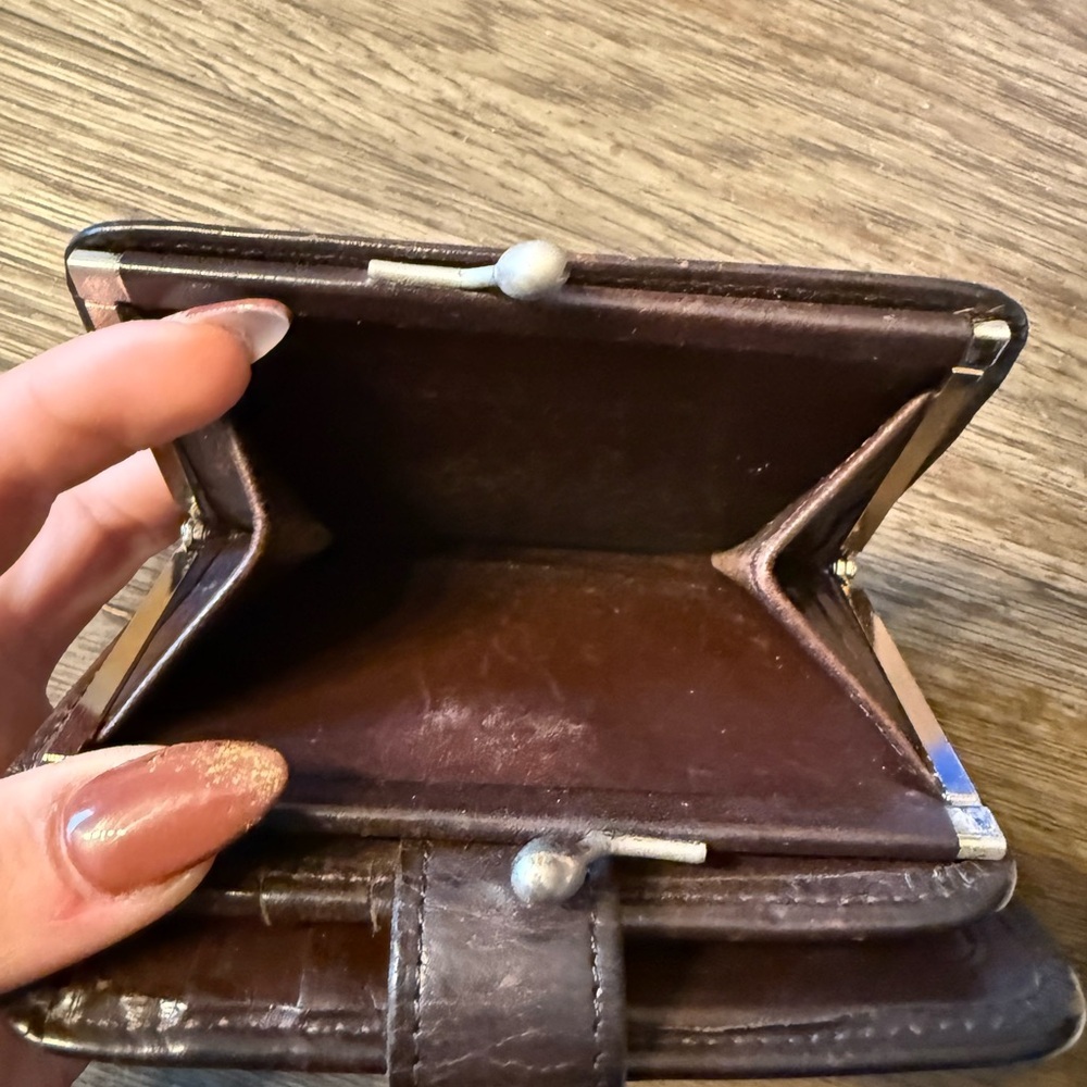 Vintage coach kiss lock leather wallet - Picture 7 of 7